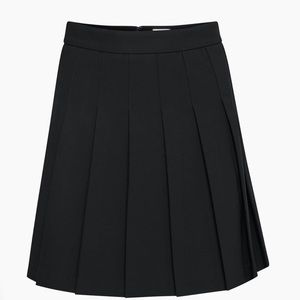 Pleated miniskirt - Sunday best olive skirt